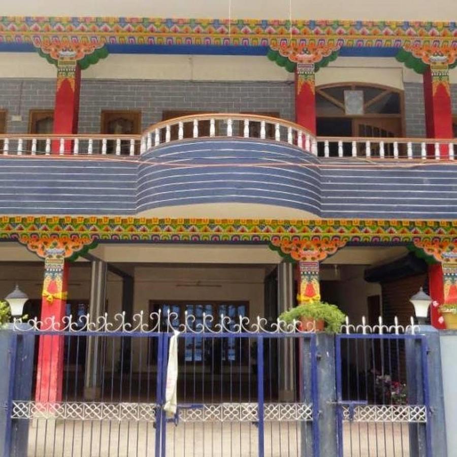 Hotel Samdup Khang Dirāng Εξωτερικό φωτογραφία